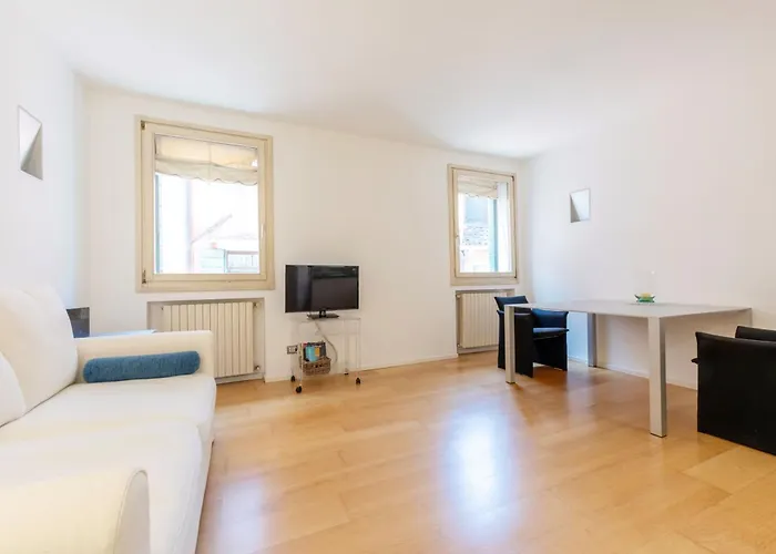 Easylife - Amazing At Rialto *